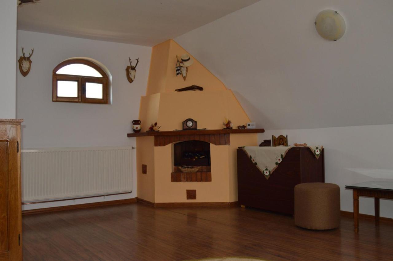 Casa Vlasea Albesti Sighisoara Bed & Breakfast Exterior photo